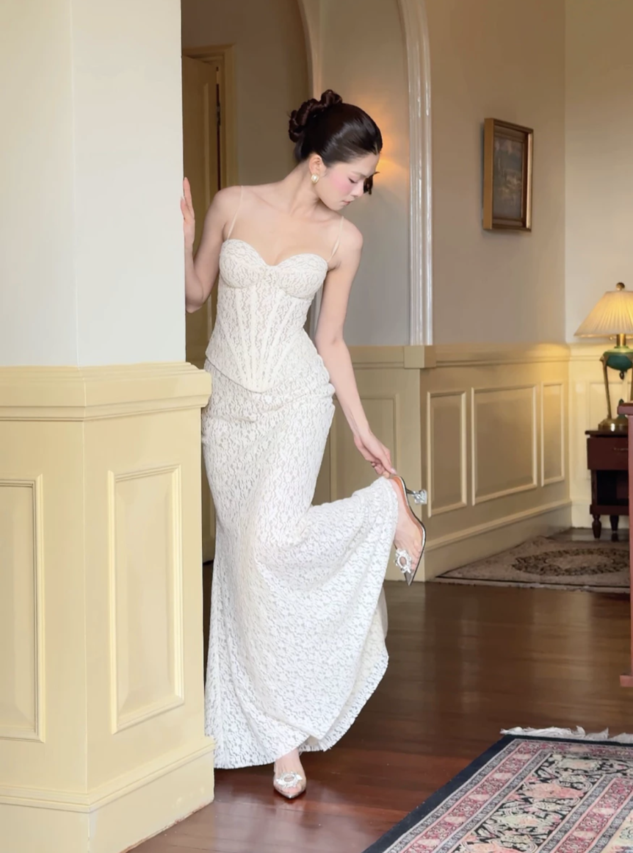SÒ VINTAGE - ELENA set gồm áo corset và chân váy ren lót lưới